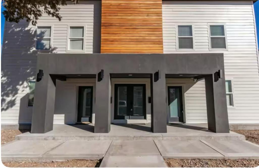 Two Story Apartment For Groups Available Pueblo Exterior photo